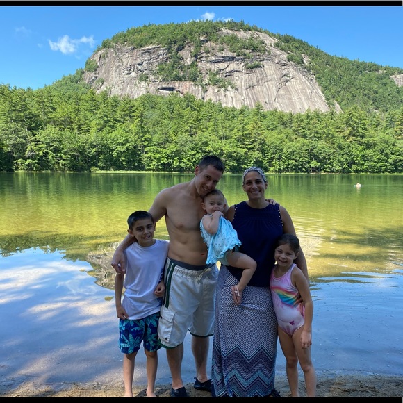 Meet your Posher, Nicole - Picture 1 of 1